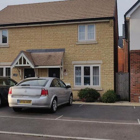 30 Aldiss Drive Hotel Kingston Bagpuze Eksteriør billede